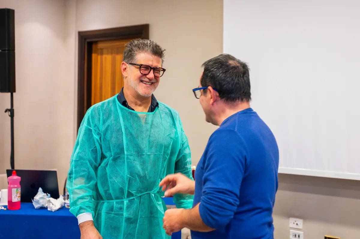 Il Dott. Ernesto Bruschi con un collega al termine del corso di Bologna